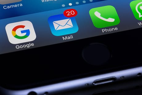 An image showing a mail app icon with a number next to it showing mail has been received.